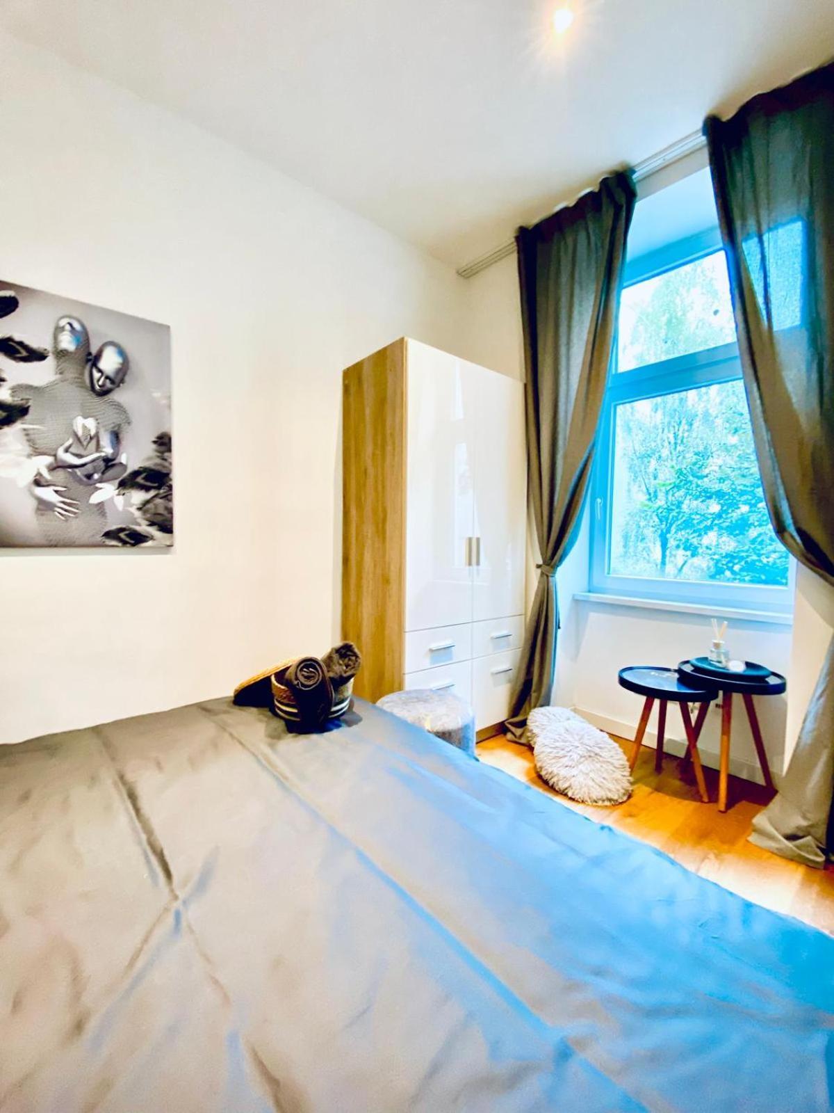 Elegant 2br With Balcony Near Millennium Appartement *
