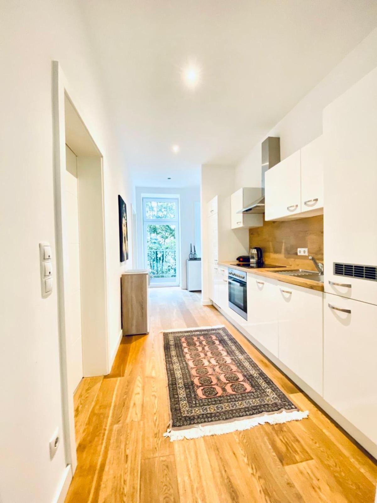 Elegant 2br With Balcony Near Millennium Appartement *